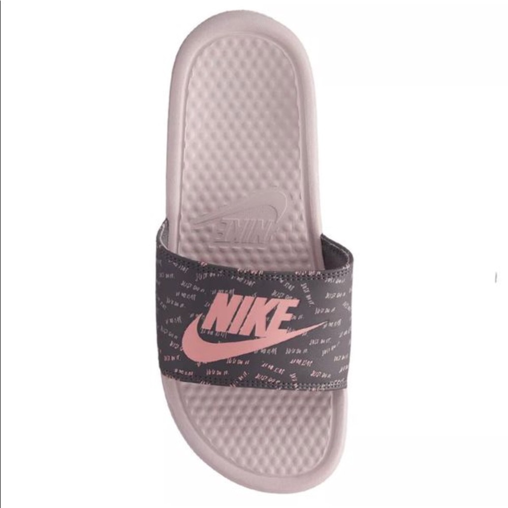 Women’s Nike Benassi slides